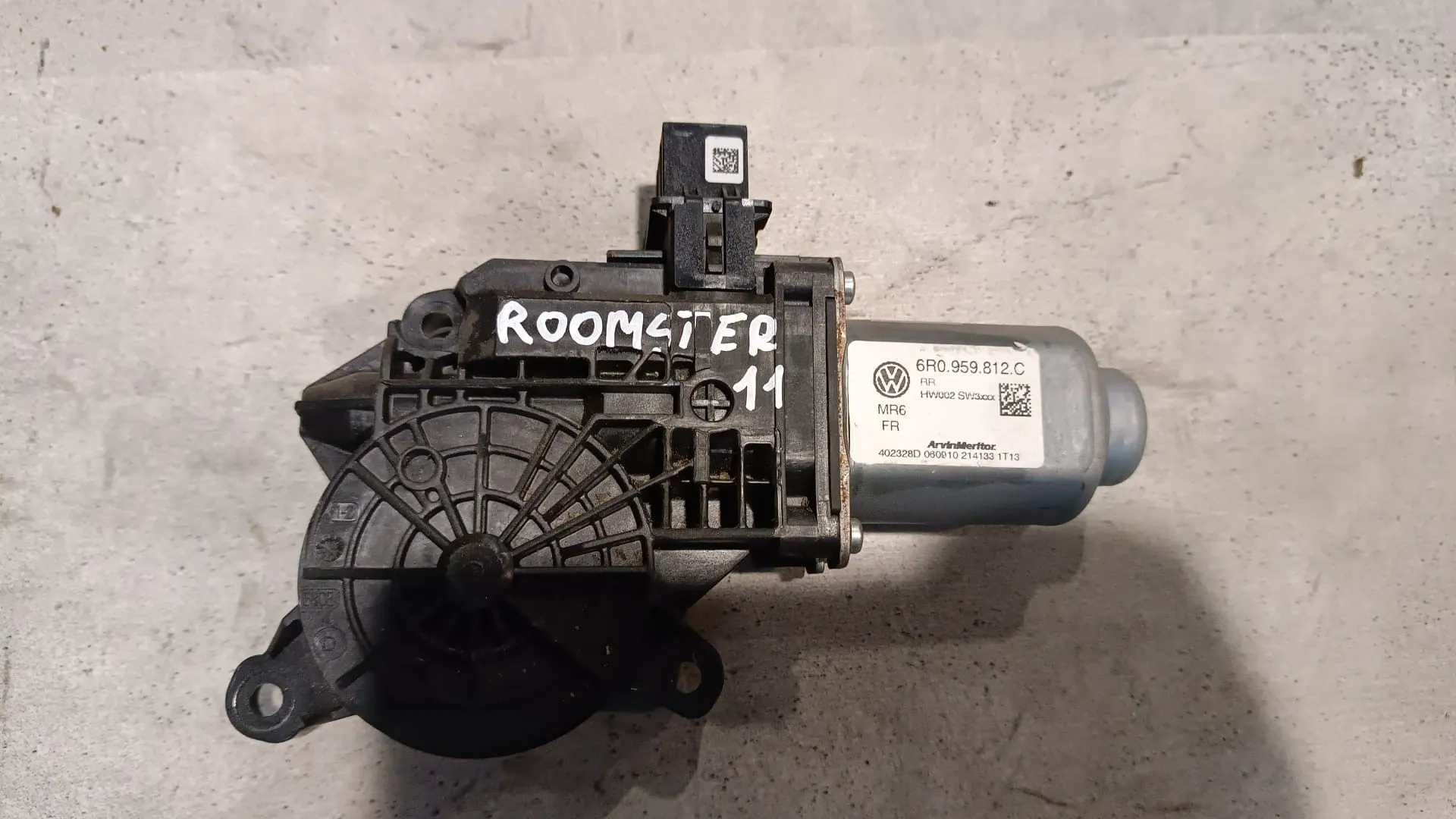 Motorino alzavetro posteriore destro Skoda Roomster 1.2 TSI del 2011 CODICE RICAMBIO : 6R0959812C