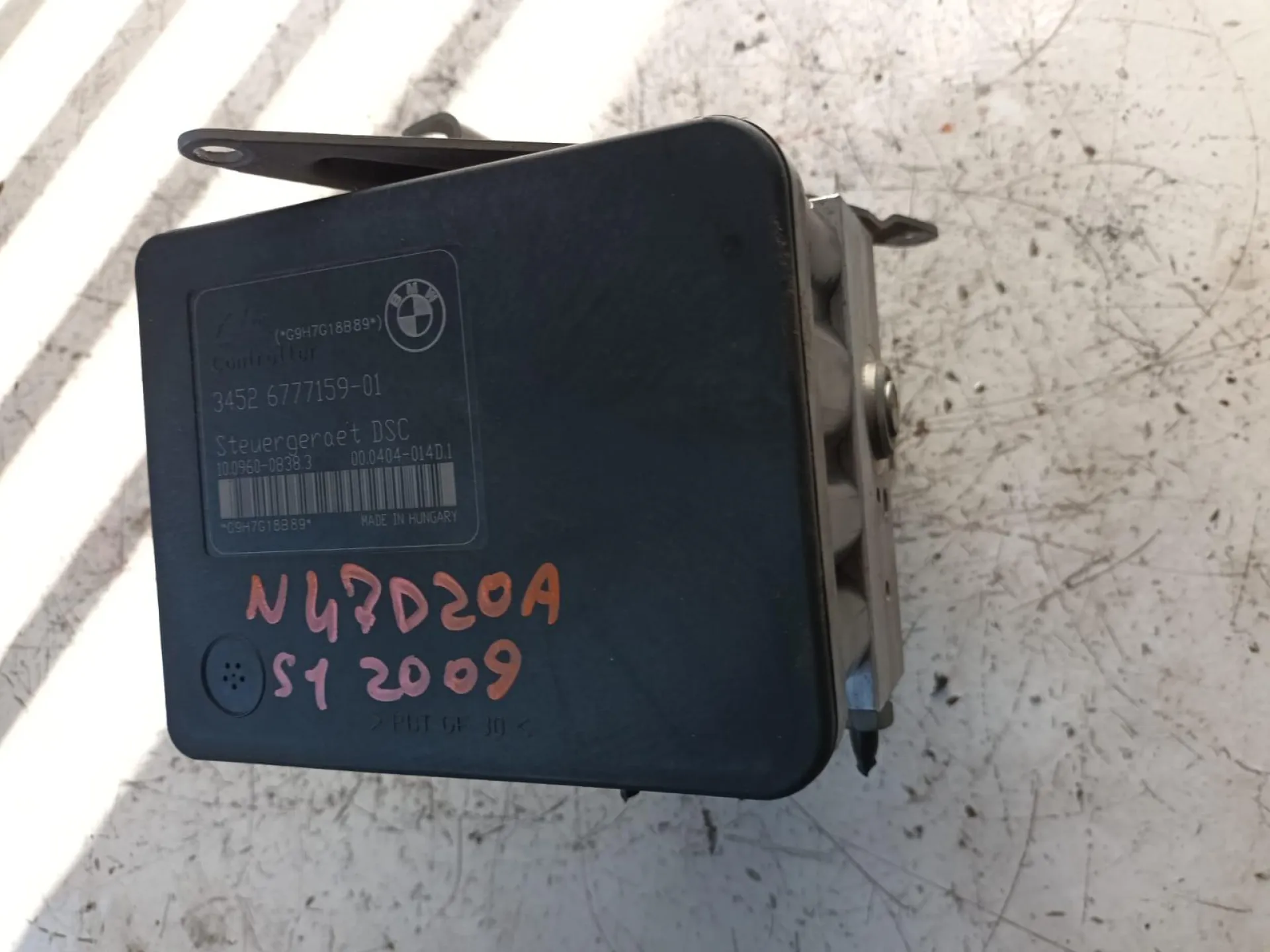 ABS con codice 3452 6777159-01 da BMW Serie 1 Serie (E87) (07>) 2000 Diesel con codice motore N47D20A/N47D20A (2009)