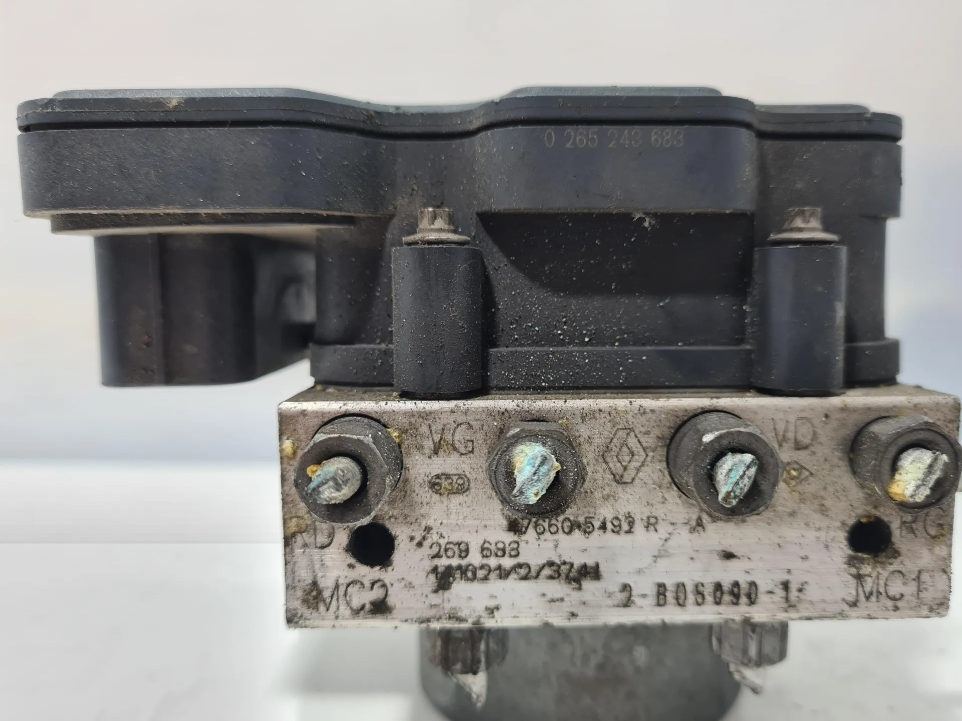 ABS con codice 476605492R da DACIA Sandero Serie II Diesel (12>20)