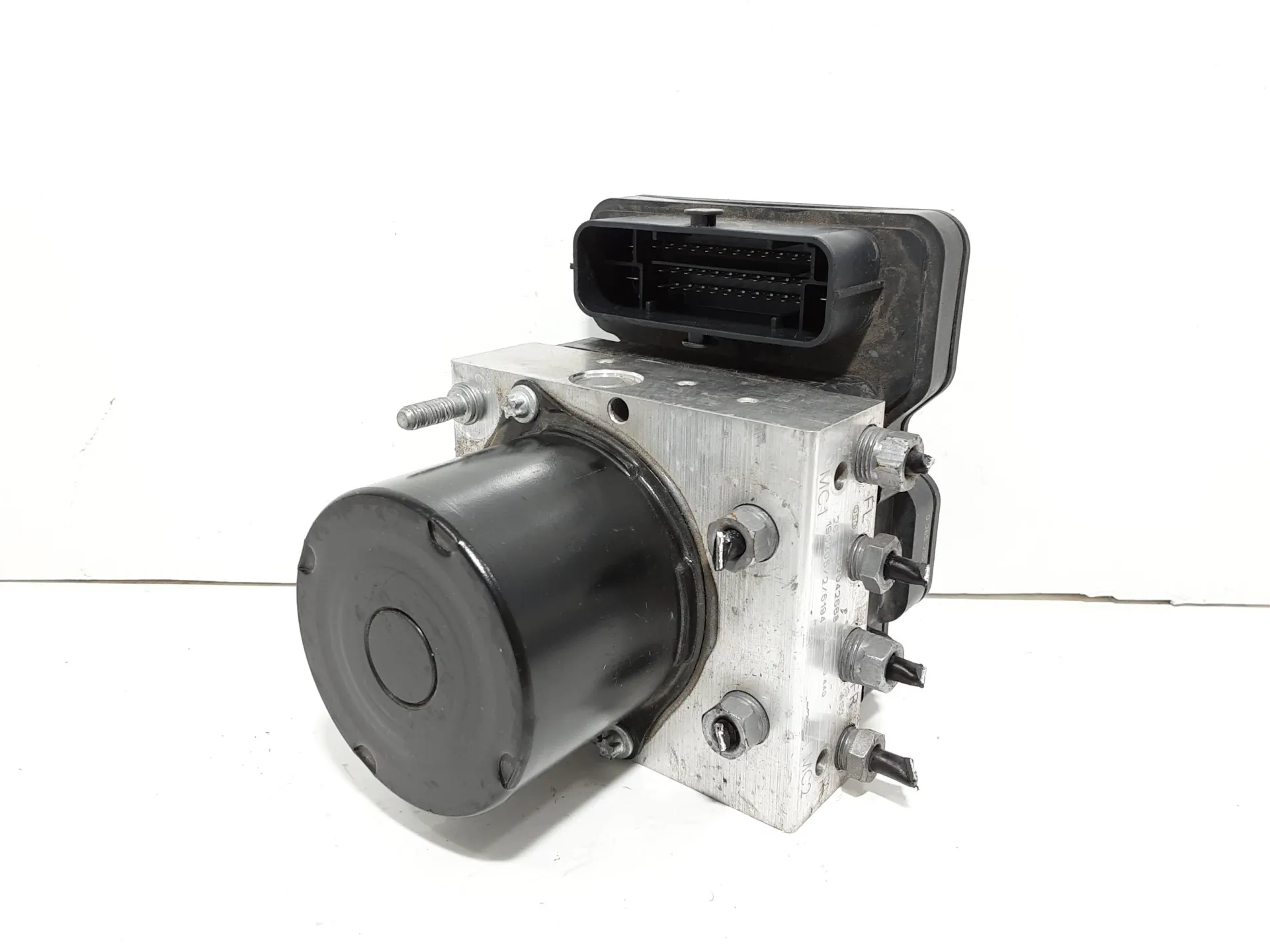 ABS con codice 52042668 da FIAT 500 Serie (07>14) 1200 Benzina 51 kW / 69 CV con codice motore 169A4.000/169 A4.000