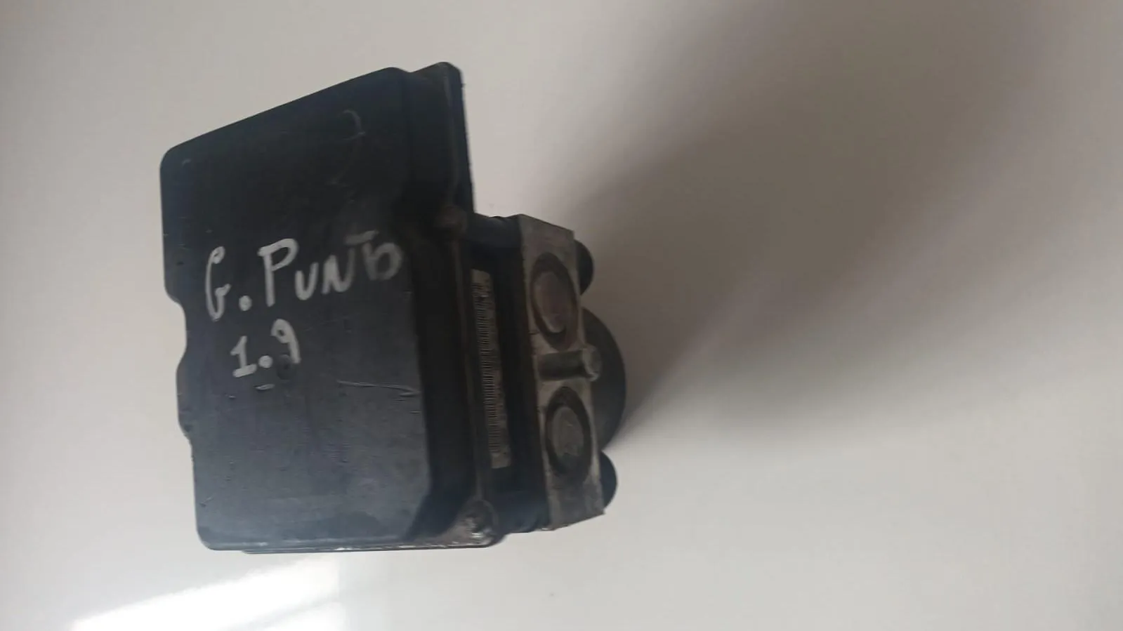 ABS con codice 0265951832 da FIAT Grande Punto 3Â° Serie 1900 Diesel con codice motore 188A3000/188A3000 (2012)