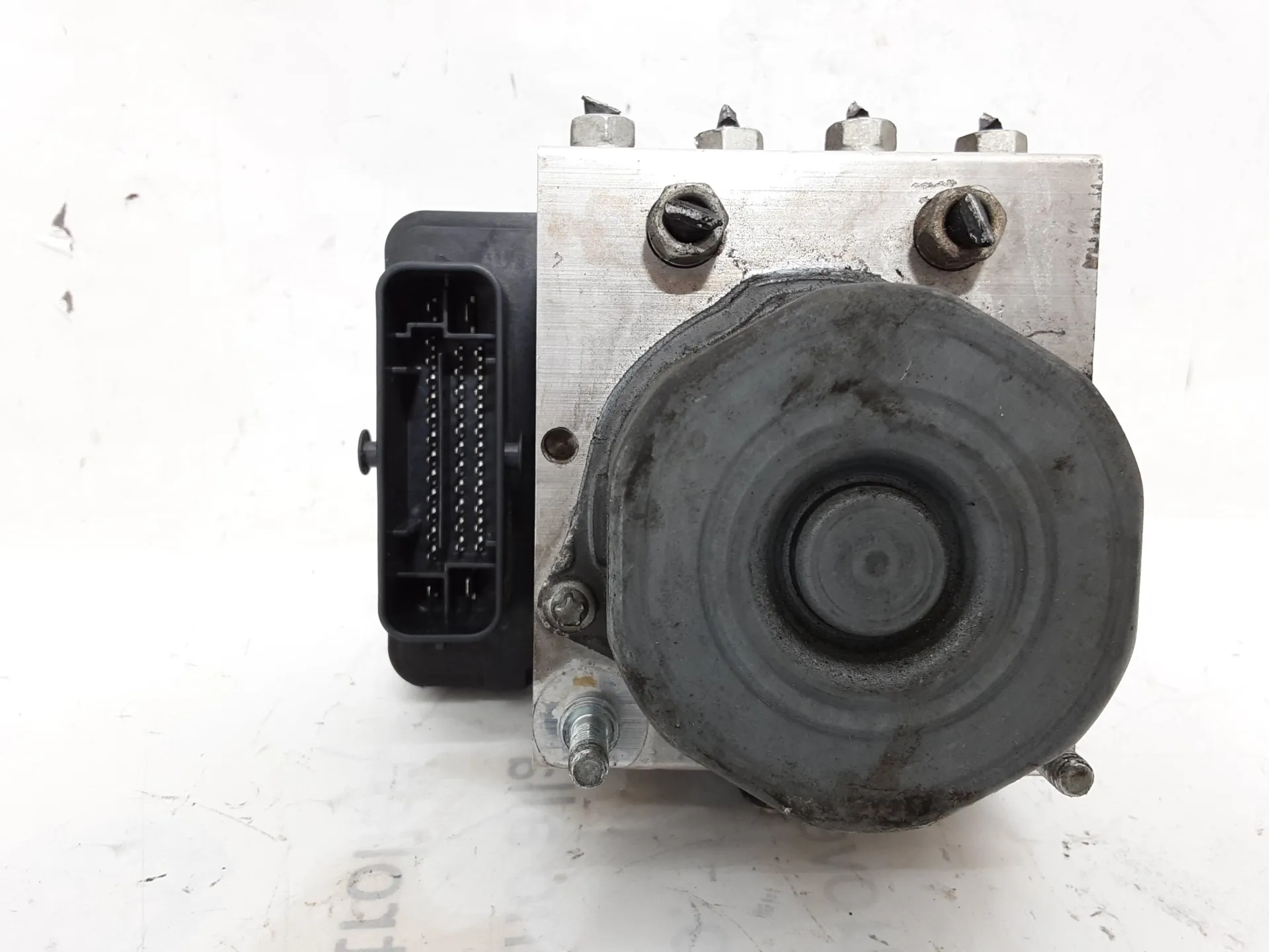 ABS con codice 13440976 da OPEL Meriva 3° Serie 1400 Benzina 88 kW / 120 CV con codice motore B14NEL/A 14 NEL, B 14 NEL (2014)