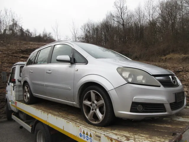 FENDINEBBIA DESTRO OPEL ZAFIRA 05>08