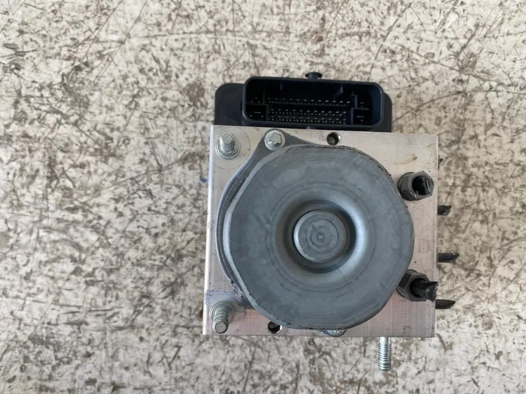 ABS con codice 0265956403 da RENAULT Clio Serie IV (12>19) 1500 Diesel con codice motore K9K E628/K9K E628 (2016)