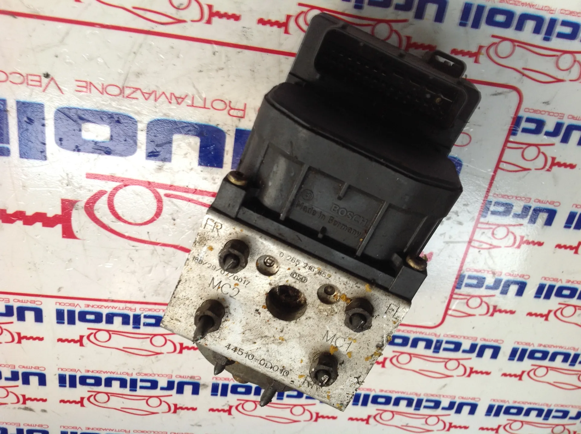 ABS con codice 0265216852 da TOYOTA Yaris Serie (99>03) 1300 Benzina (2001)