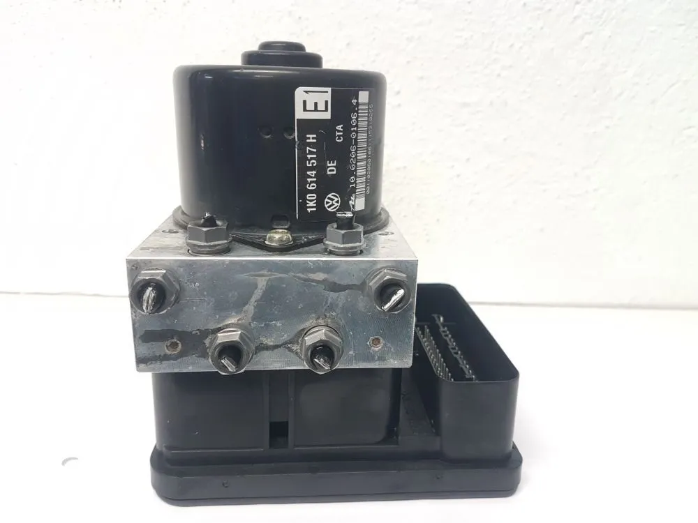 ABS con codice 1K0614517H da VOLKSWAGEN Golf 5 Plus (04>13) 1600 Benzina 85 (2006)