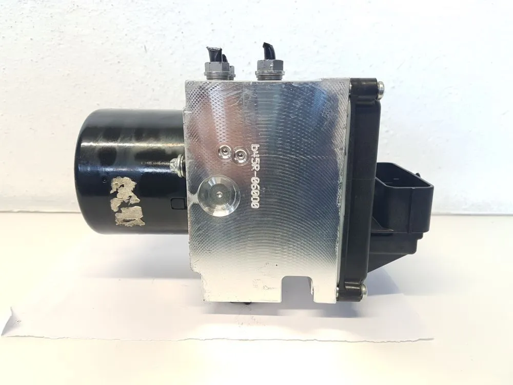 ABS con codice 3C0614095P da VOLKSWAGEN Passat Berlina 4Â° Serie 2000 Diesel 103 (2008)