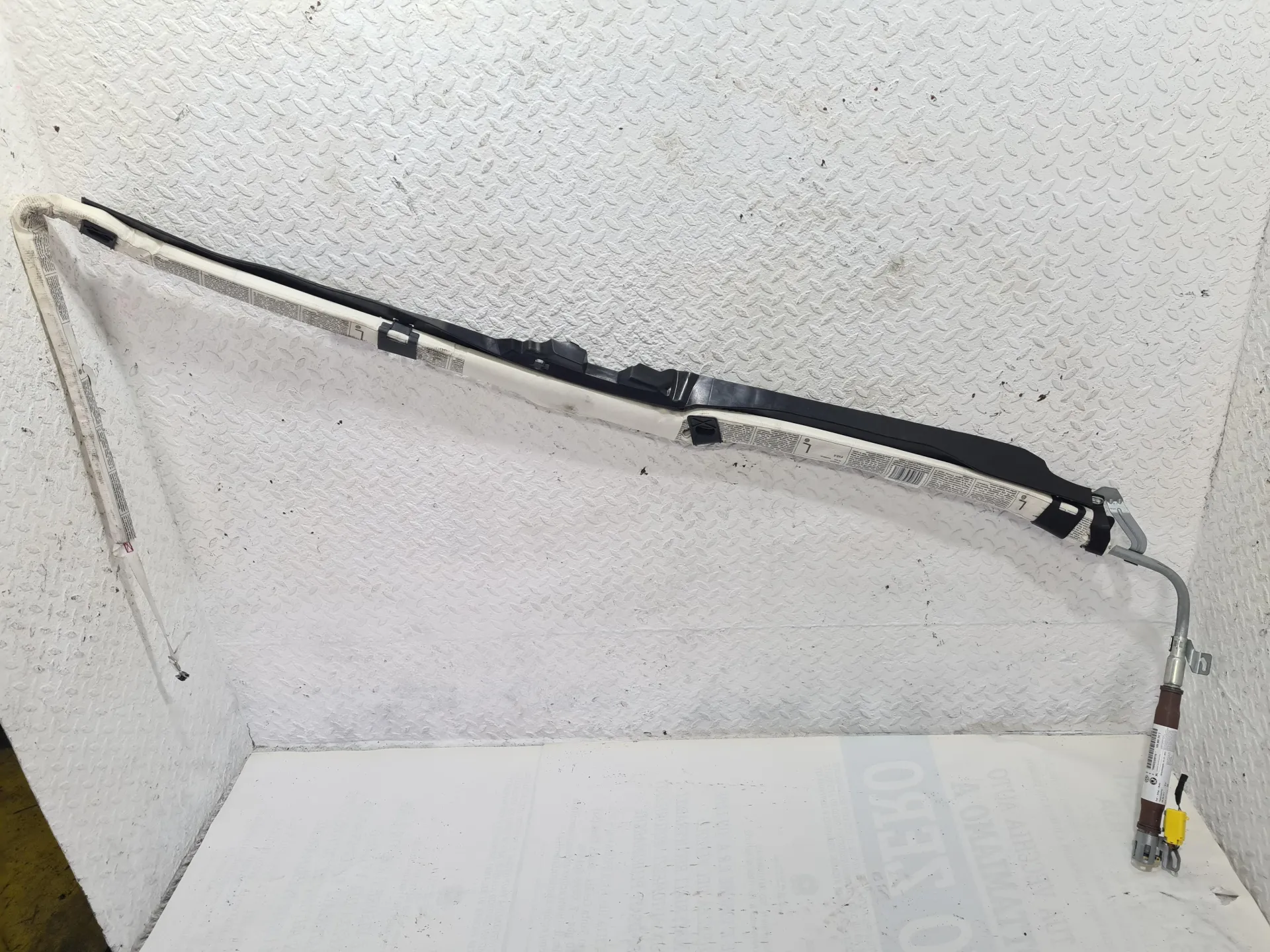 AIRBAG A TENDINA LATO SINISTRO con codice 1K6880741T da VOLKSWAGEN Golf 6 Berlina (08>12)