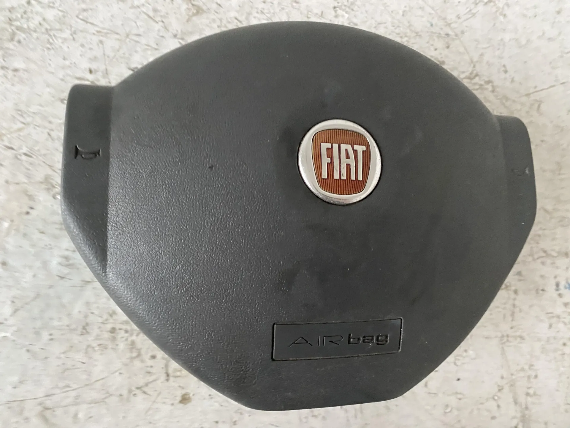 AIRBAG VOLANTE con codice 735460952 da FIAT Panda 2Â° Serie 1200 Benzina con codice motore 188A4000/188A4000 (2005)