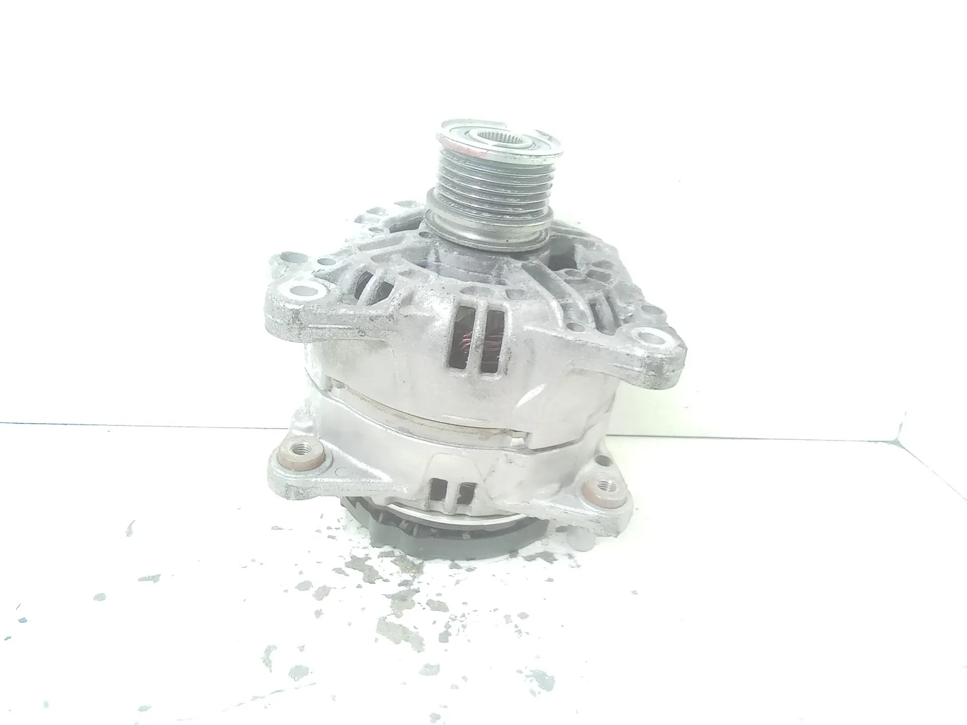 ALTERNATORE con codice 03g903016e da AUDI A4 Avant (8K5) (08>15) 2000 Diesel 125 (2011)