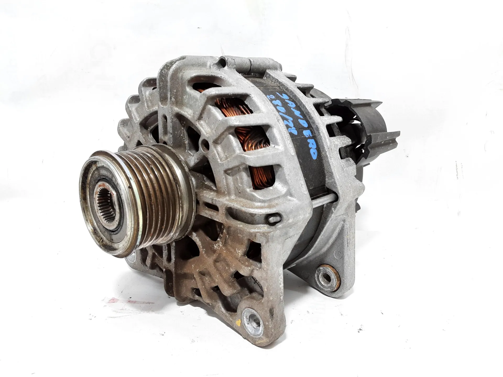 ALTERNATORE con codice 231004719R da DACIA Sandero Serie II (12>20) 1500 Diesel 70 kW / 95 CV con codice motore K9K U8/K9K 872 (2020)