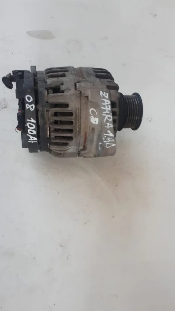 Alternatore Opel Zafira del 2008 1.9 Diesel