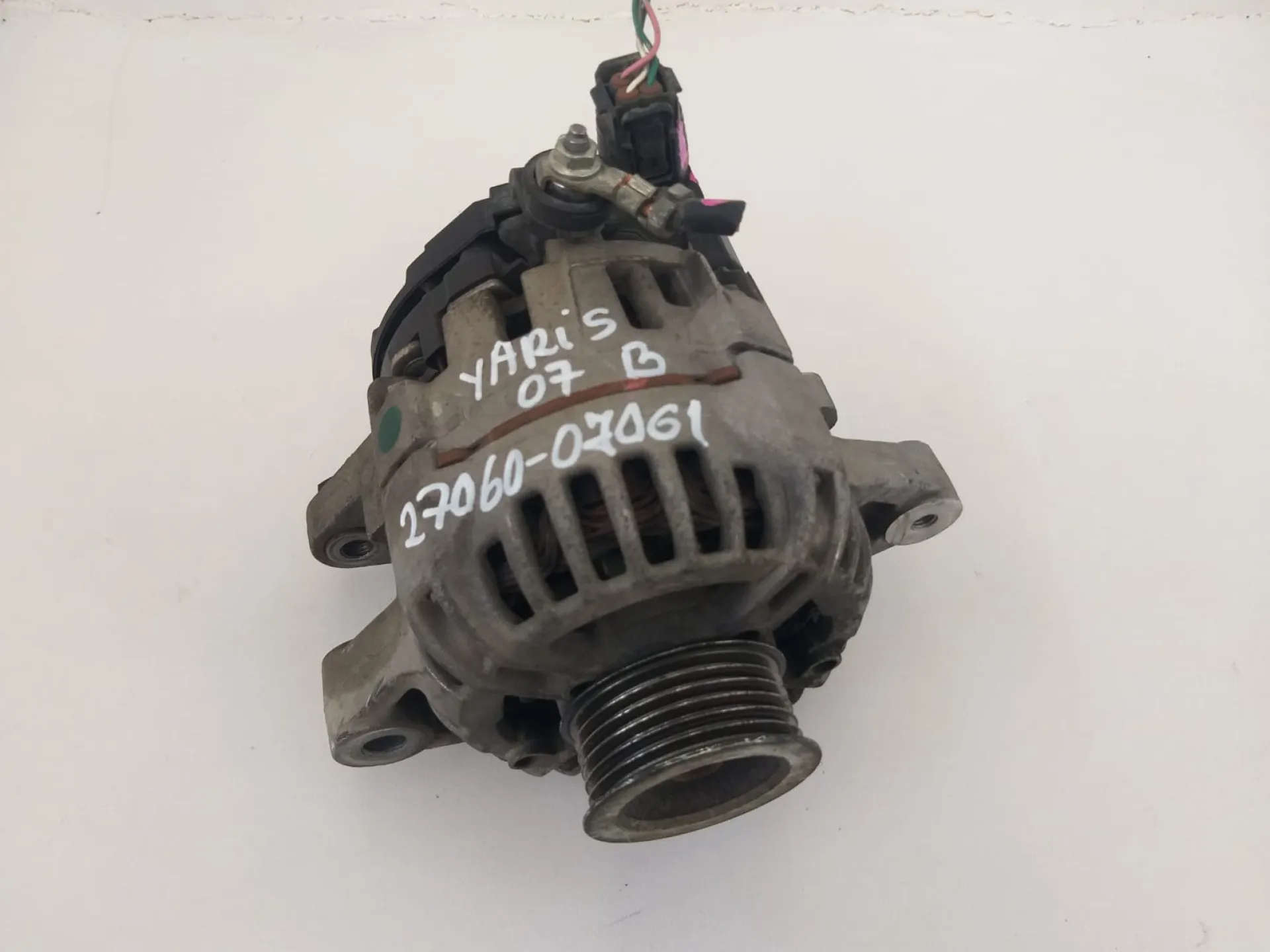 Alternatore Toyota Yaris del 2007 1.3 Benzina CODICE RICAMBIO : 27060-0J061