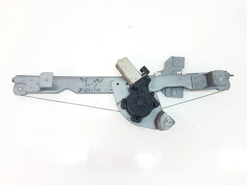 ALZACRISTALLO ELETTRICO ANT. DX PASSEGGERO con codice 82007338280 da DACIA Sandero 1Â° Serie 1400 Benzina 55 (2010)