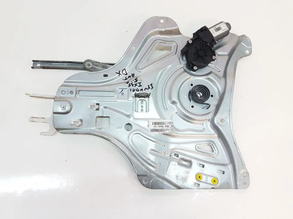 ALZACRISTALLO ELETTRICO ANT. DX PASSEGGERO con codice 824022Y000 da HYUNDAI iX35 1Â° Serie 2000 Diesel 100 (2010)