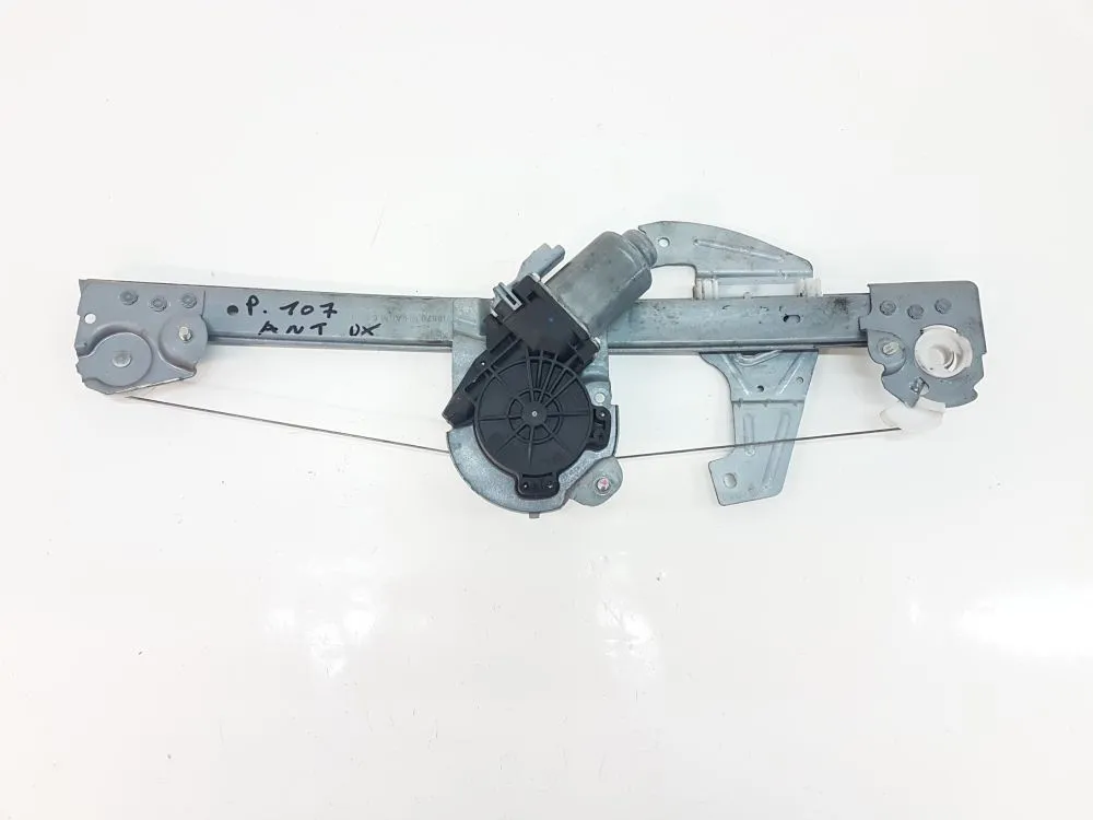 ALZACRISTALLO ELETTRICO ANT. DX PASSEGGERO con codice 9222T6 da PEUGEOT 107 1Â° Serie 1000 Benzina 50 (2007)
