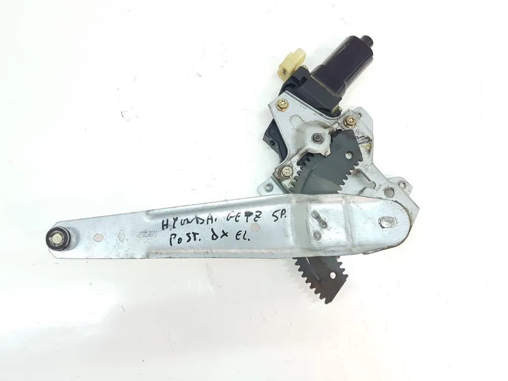 ALZACRISTALLO ELETTRICO POST. DX PASS. con codice 834041C010 da HYUNDAI Getz 1Â° Serie 1300 Benzina 60 (2005)