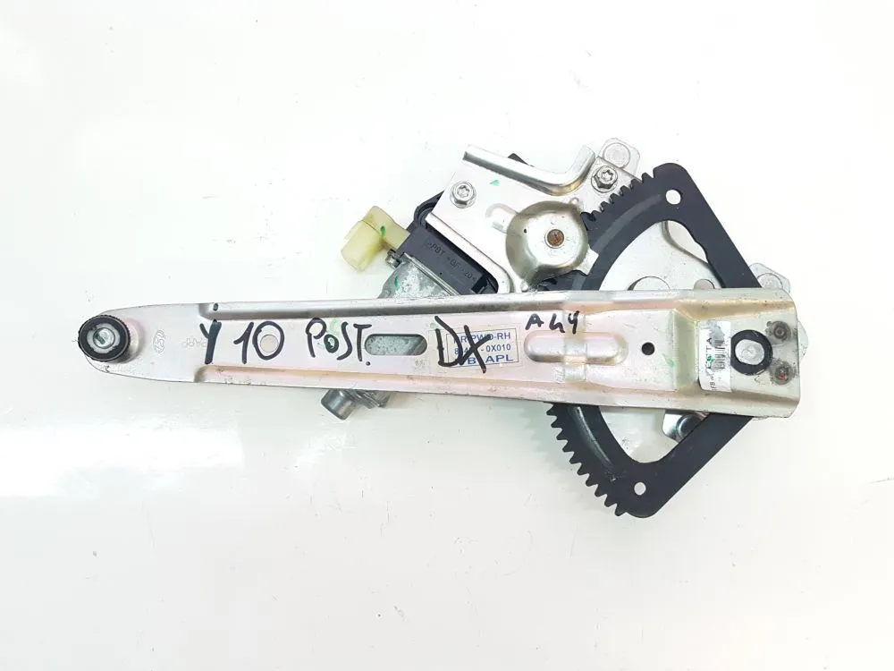 ALZACRISTALLO ELETTRICO POST. DX PASS. con codice 834020X010 da HYUNDAI i10 1Â° Serie 1100 Benzina 51 (2011)