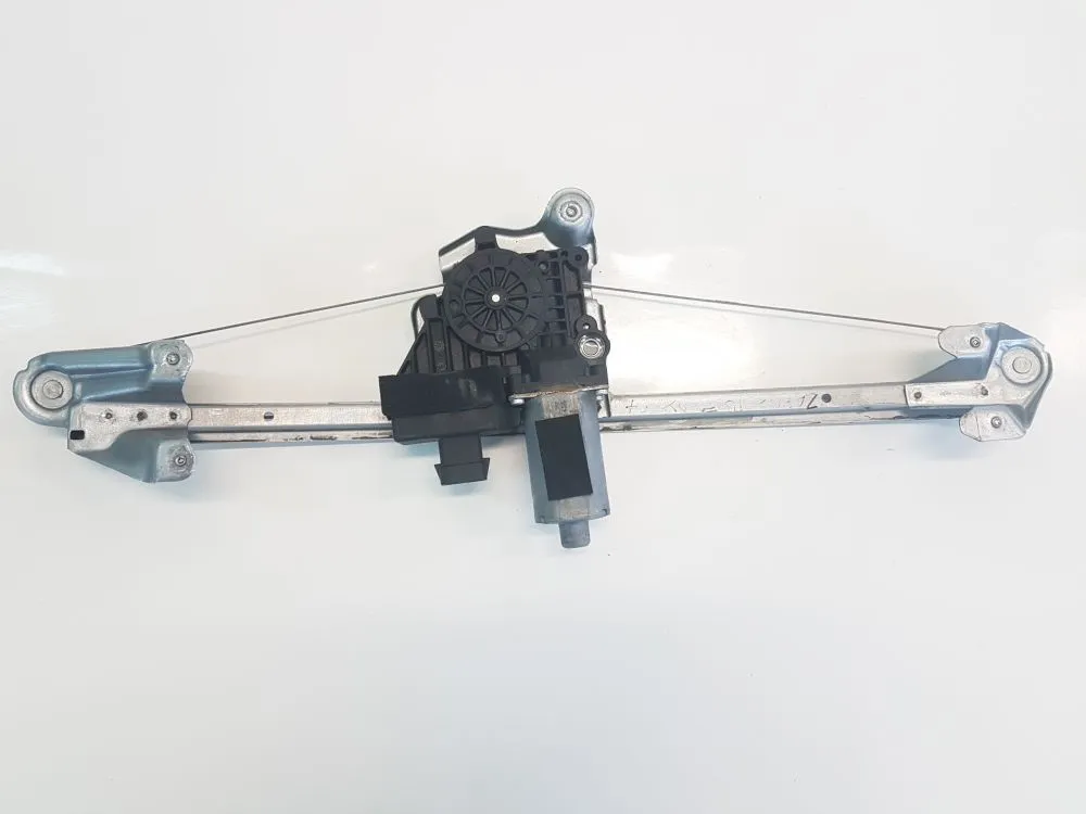 ALZACRISTALLO ELETTRICO POST. DX PASS. con codice 13132232 da OPEL Zafira B 1900 Diesel 88 (2007)