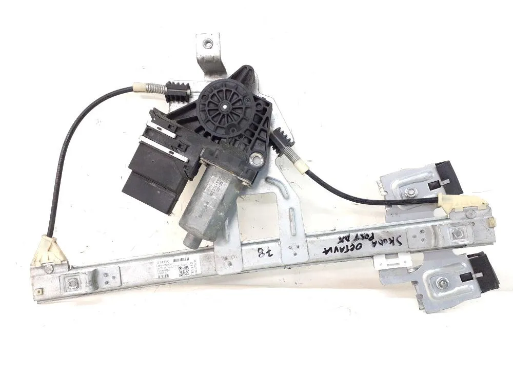 ALZACRISTALLO ELETTRICO POST. DX PASS. con codice 104420302 da SKODA Octavia Berlina 2Â° Serie 1900 Diesel 81 con codice motore ASV (2002)