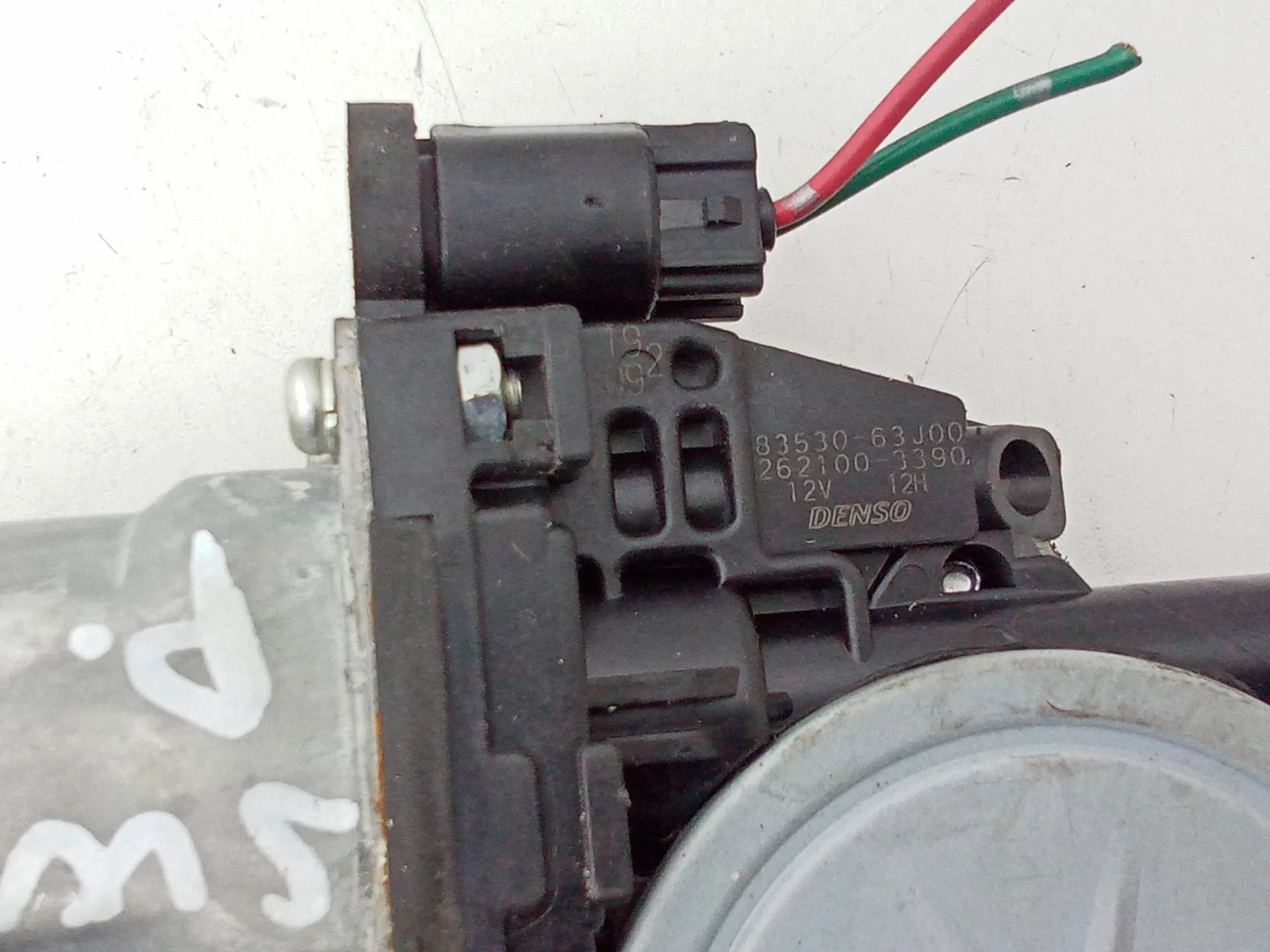ALZACRISTALLO ELETTRICO POST. DX PASS. con codice 83530-63j00 da SUZUKI Swift 4Â° Serie (04>10) (2007)