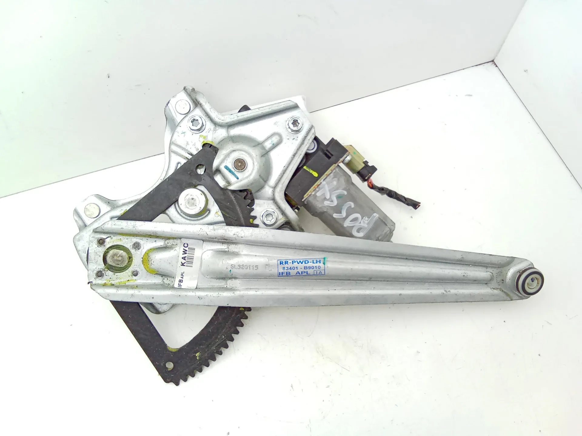 ALZACRISTALLO ELETTRICO POST. SX GUIDA con codice 83401-b9010 da HYUNDAI i10 1Â° Serie (2015)
