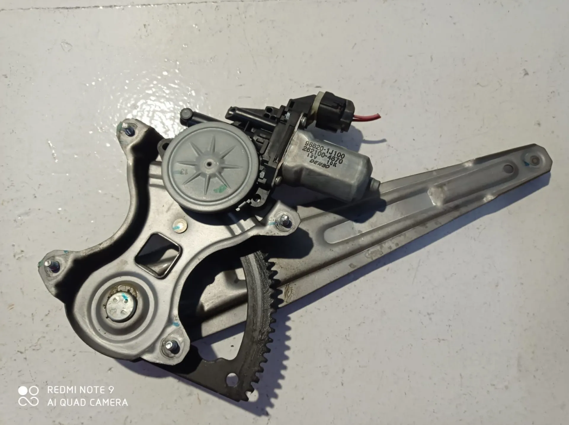 ALZACRISTALLO ELETTRICO POST. SX GUIDA con codice 988201J100 da HYUNDAI i20 1Â° Serie 1200 Benzina (2008)