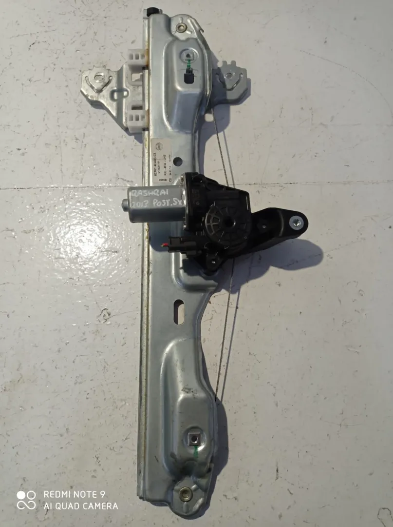 ALZACRISTALLO ELETTRICO POST. SX GUIDA con codice 827014EA0A da NISSAN Qashqai 2Â° Serie 1500 Diesel (2013)