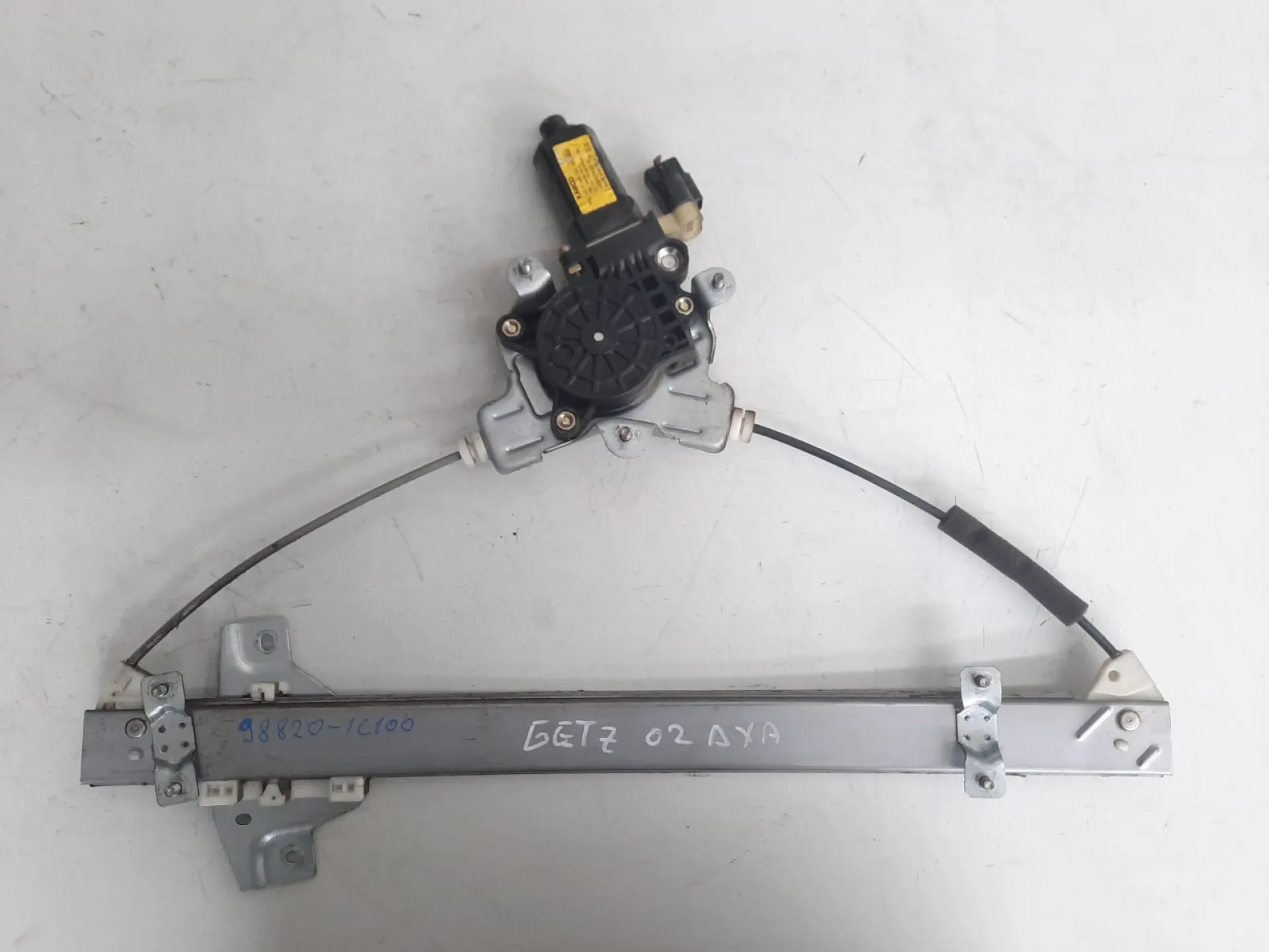 Alzavetro anteriore destro Hyunday Getz 1.3 B del 2003