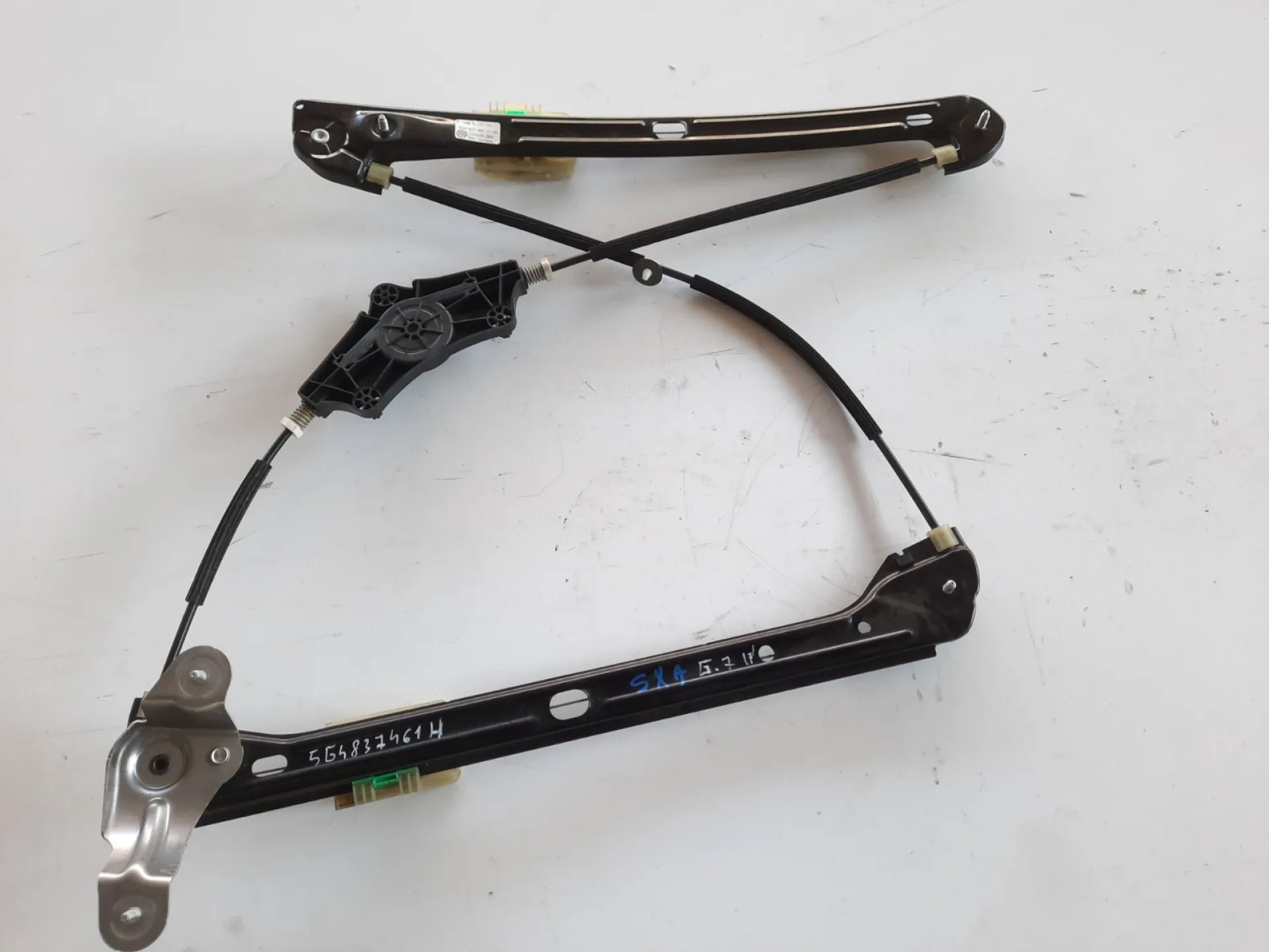 Alzavetro anteriore destro per VW Golf 7 1.4 B del 2017 CODICE RICAMBIO : 5G4837461H