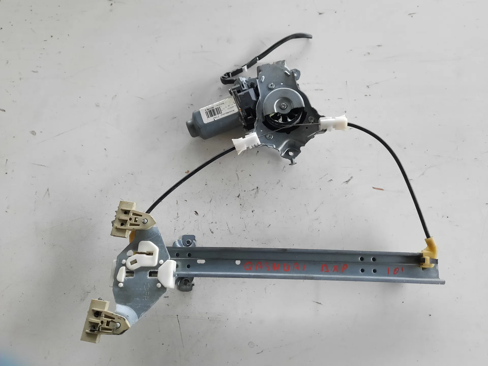 Alzavetro posetriore destro per Nissan Qashqai del 2010