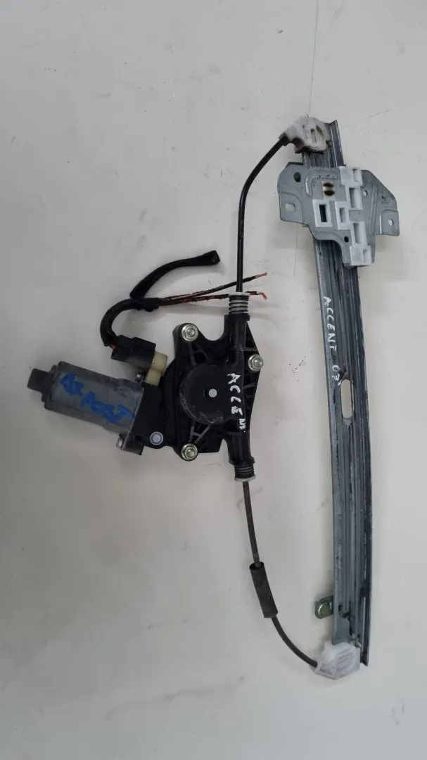 Alzavetro posteriore destro Hyundai Accent del 2007 1.5 Diesel
