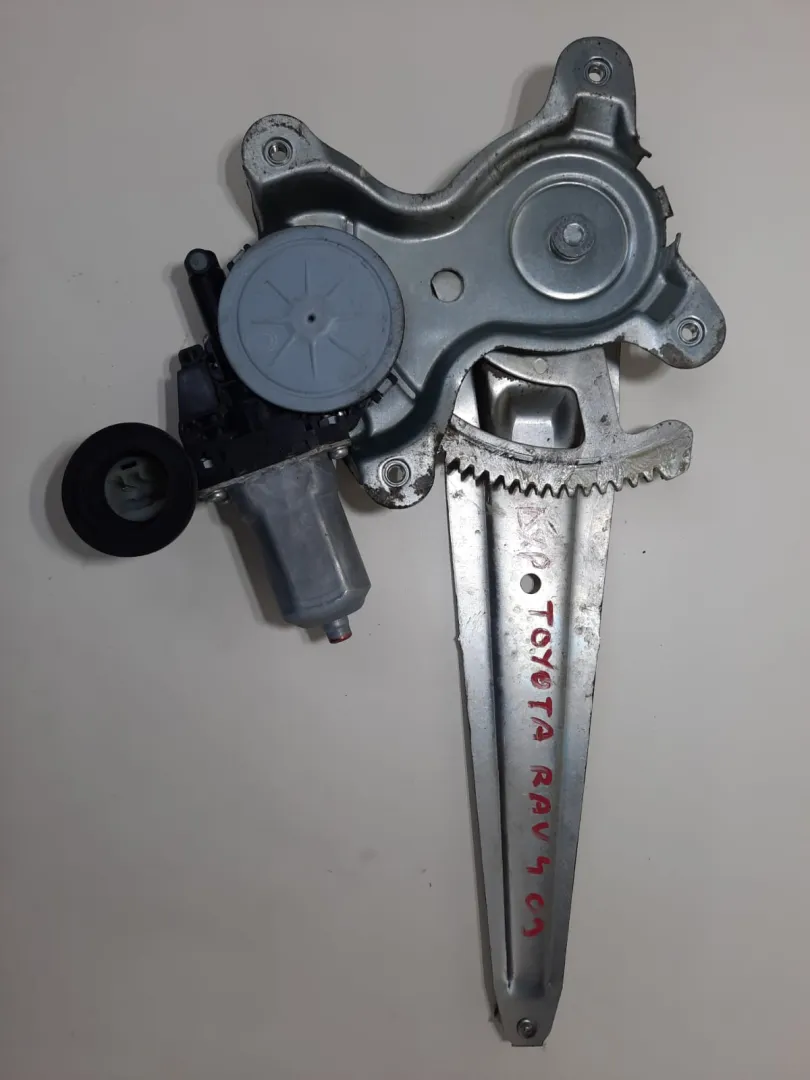 Alzavetro posteriore destro Toyota Rav 4 del 2009 2.2 Diesel