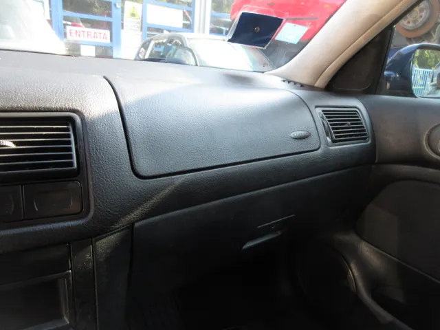FANALE SX. VOLKSWAGEN GOLF 4 98>04