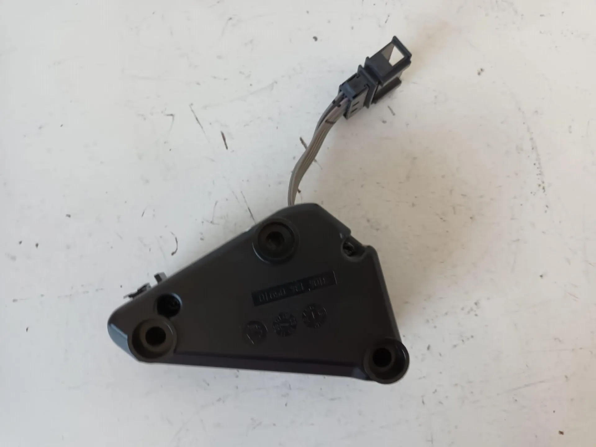 AMPLIFICATORE AUTORADIO con codice 1K0.035.463.D da VOLKSWAGEN Golf 5 Plus (04>13) 1600 Diesel 77 con codice motore CAY/CAY (2010)