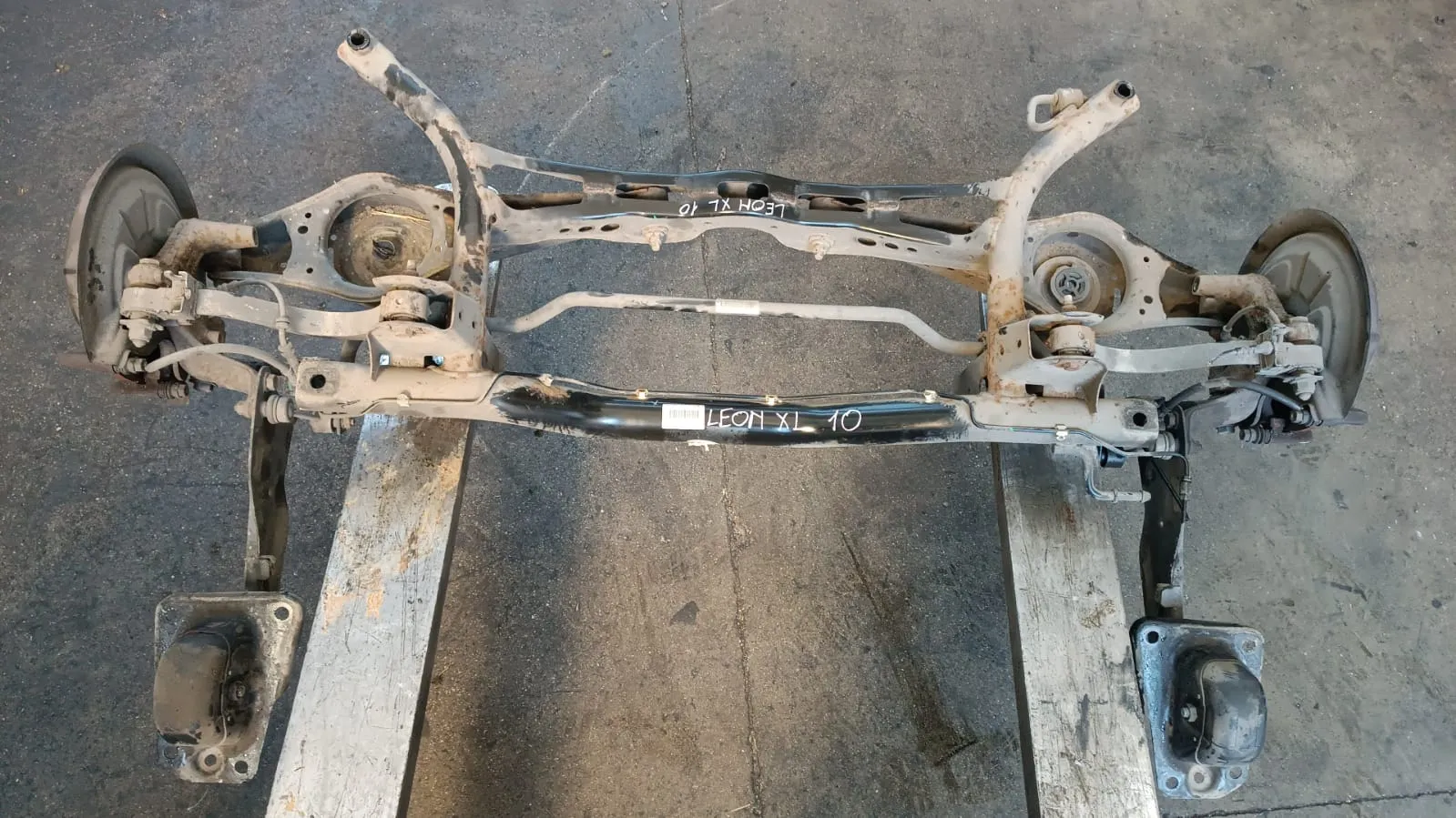 Assale anteriore Seat Altea XL 1.6 D del 2010