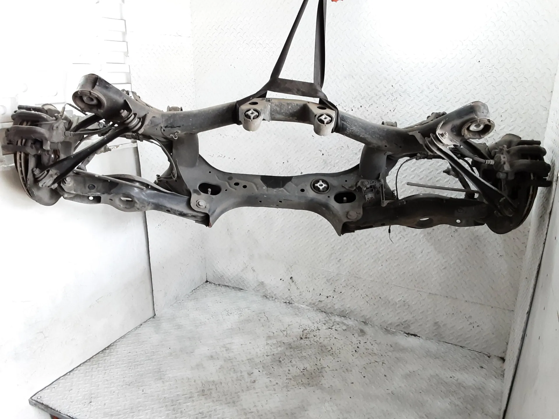 ASSALE POSTERIORE BMW Serie 1 F20 (11>19) 2000 Diesel 135 kW / 184 CV con codice motore N47D20C/N47 D20 C (2013)