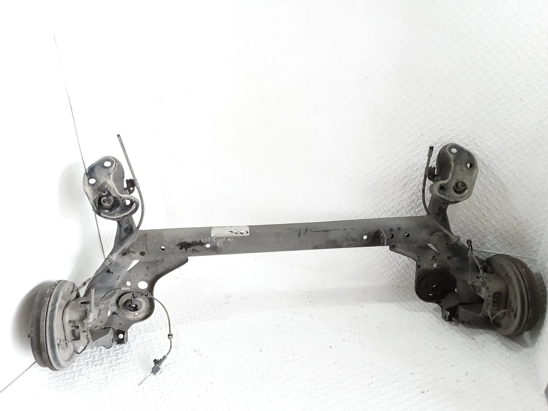 ASSALE POSTERIORE FORD B - Max Berlina 1000 Benzina 74 kW / 100 CV con codice motore SFJA/SFJA, SFJB, SFJC, SFJD (2013)
