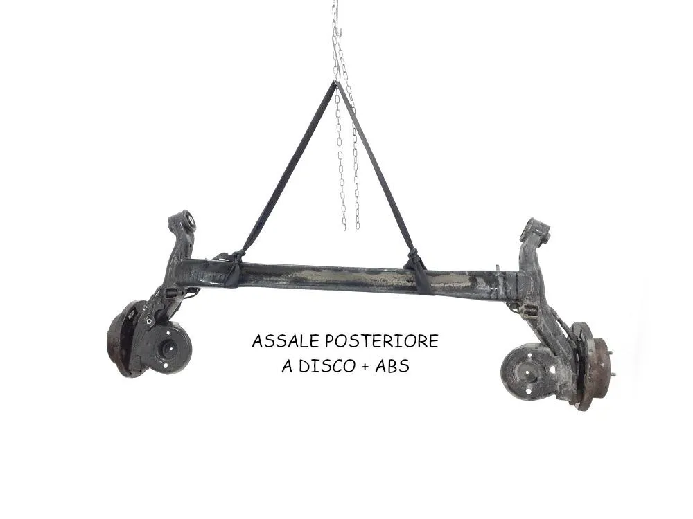 ASSALE POSTERIORE con codice 551001J050 da PONTE POSTERIORE HYUNDAI i20 1° Serie con codice motore G4LA/G4LA Benzina 1200 (08>14)