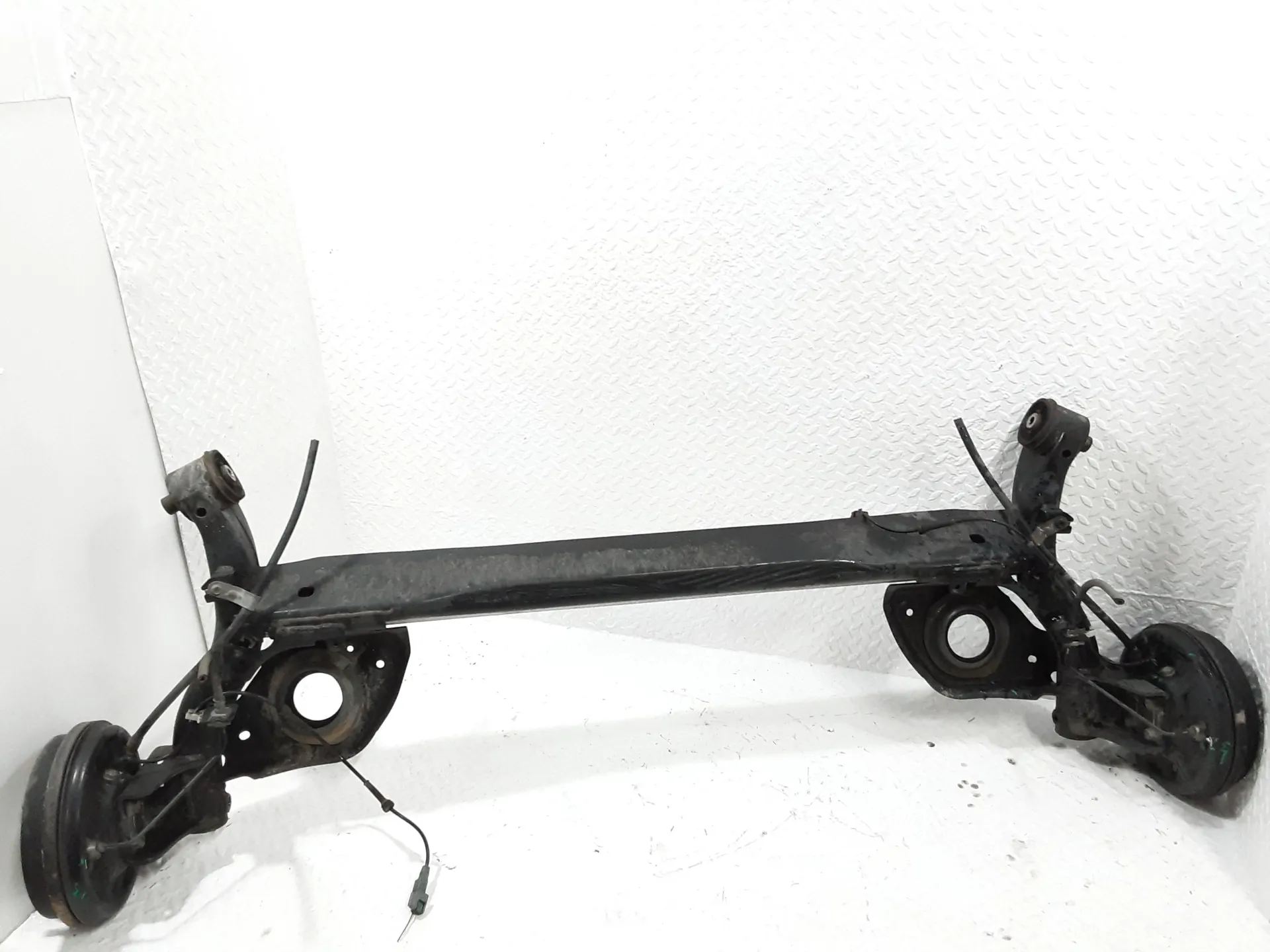 ASSALE POSTERIORE NISSAN Micra 7° Serie 1200 Benzina 59 kW / 80 CV con codice motore HR12/HR12DE (2015)