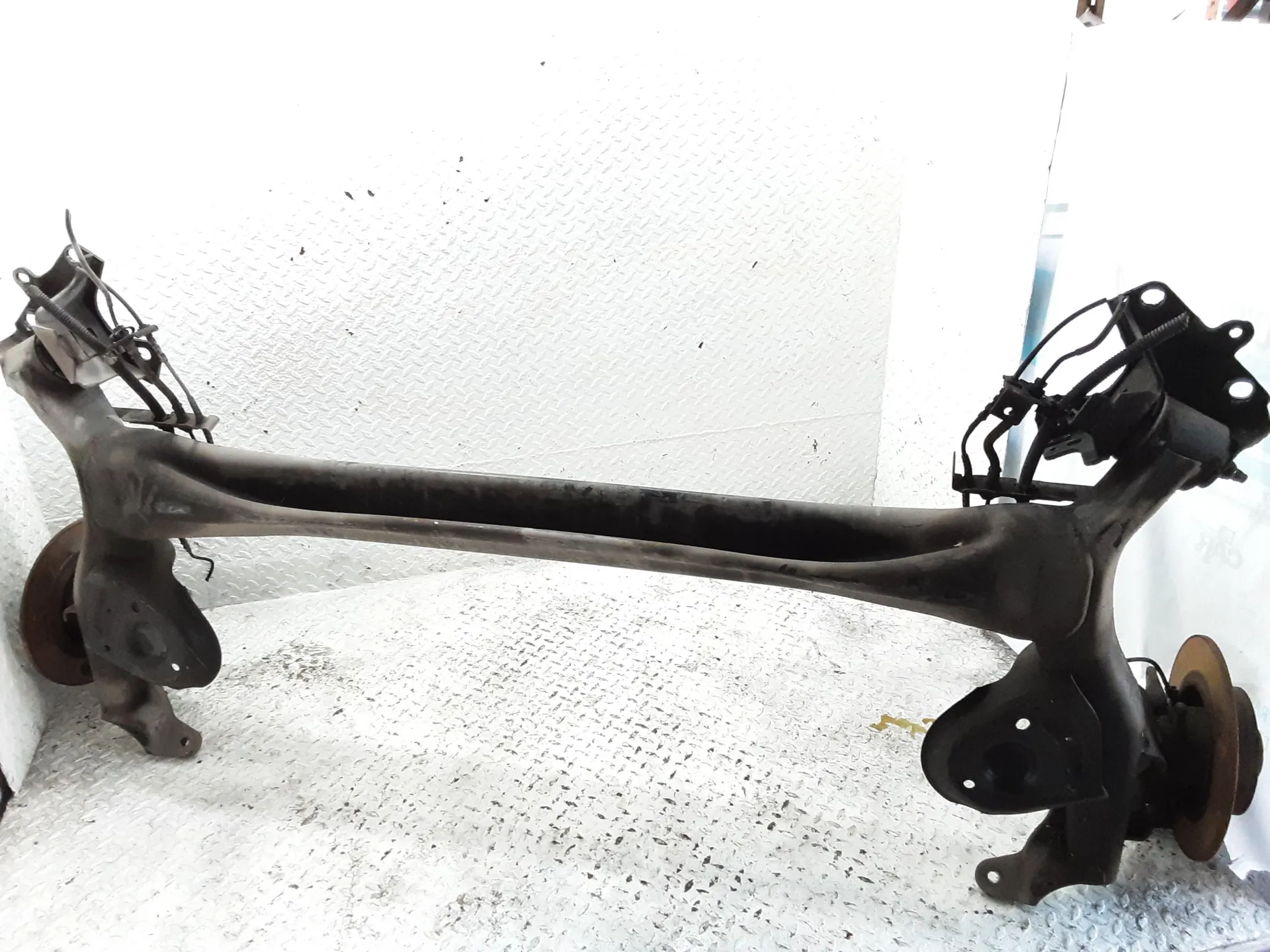ASSALE POSTERIORE RENAULT Scenic Serie (09>16) 1500 Diesel 81 kW / 110 CV con codice motore K9KA6/K9K 636, K9K 656, K9K 657, K9K 836, K9K 837
