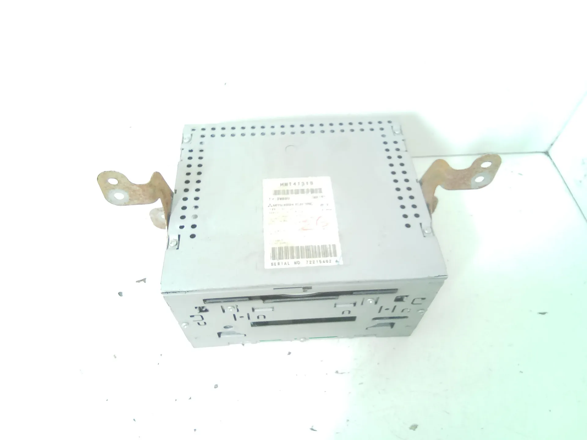 AUTORADIO con codice Mn141319 da MITSUBISHI Outlander Serie (CW0) (07>09) 2000 Diesel 103 (2007)
