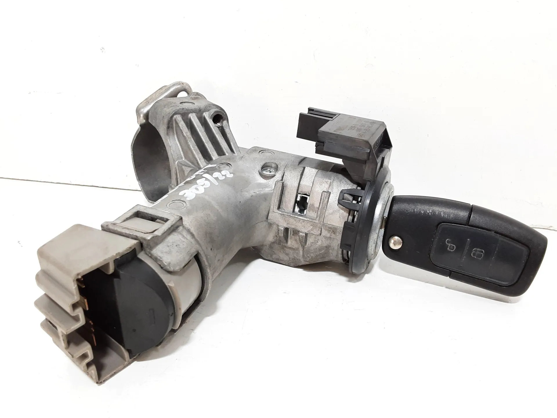 BLOCCASTERZO con codice 9V213F880ED da FORD EcoSport Serie (15>) 1500 Diesel 70 kW / 95 CV con codice motore XVJD/XVJD (2017)