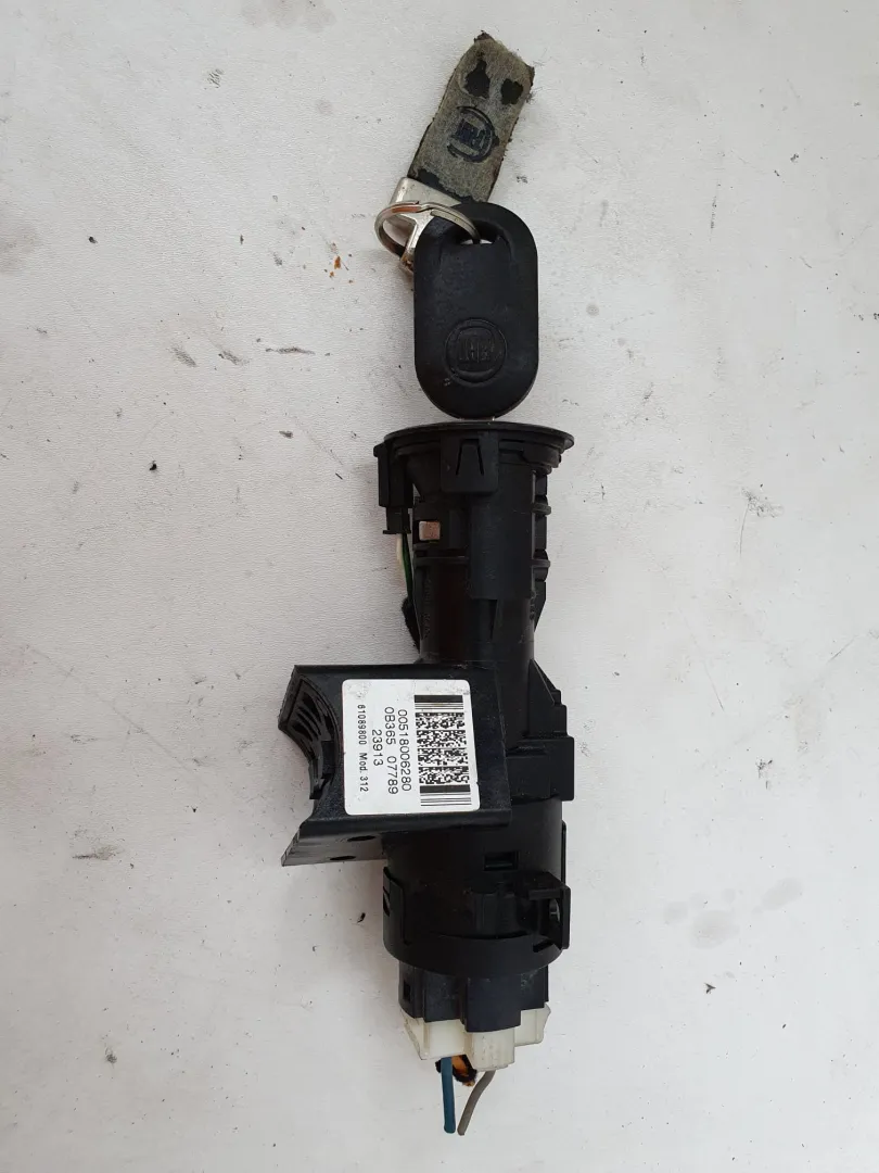 Blocco chiavi Fiat Panda del 2014 1.2 Benzina CODICE RICAMBIO : 61089800