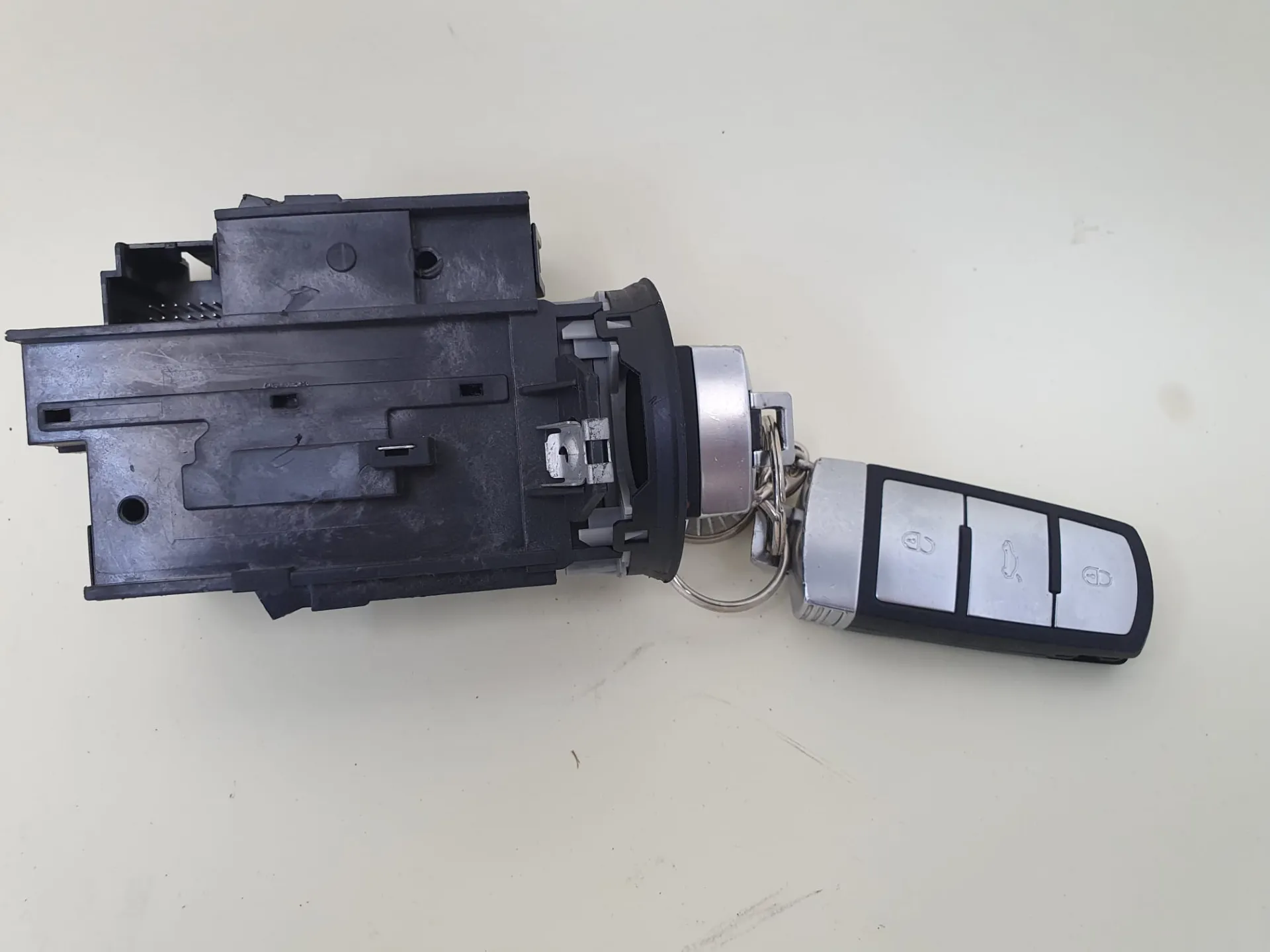 Blocco chiavi Volkswagen Passat del 2013 1.6 Diesel CODICE RICAMBIO : 3C0905843T