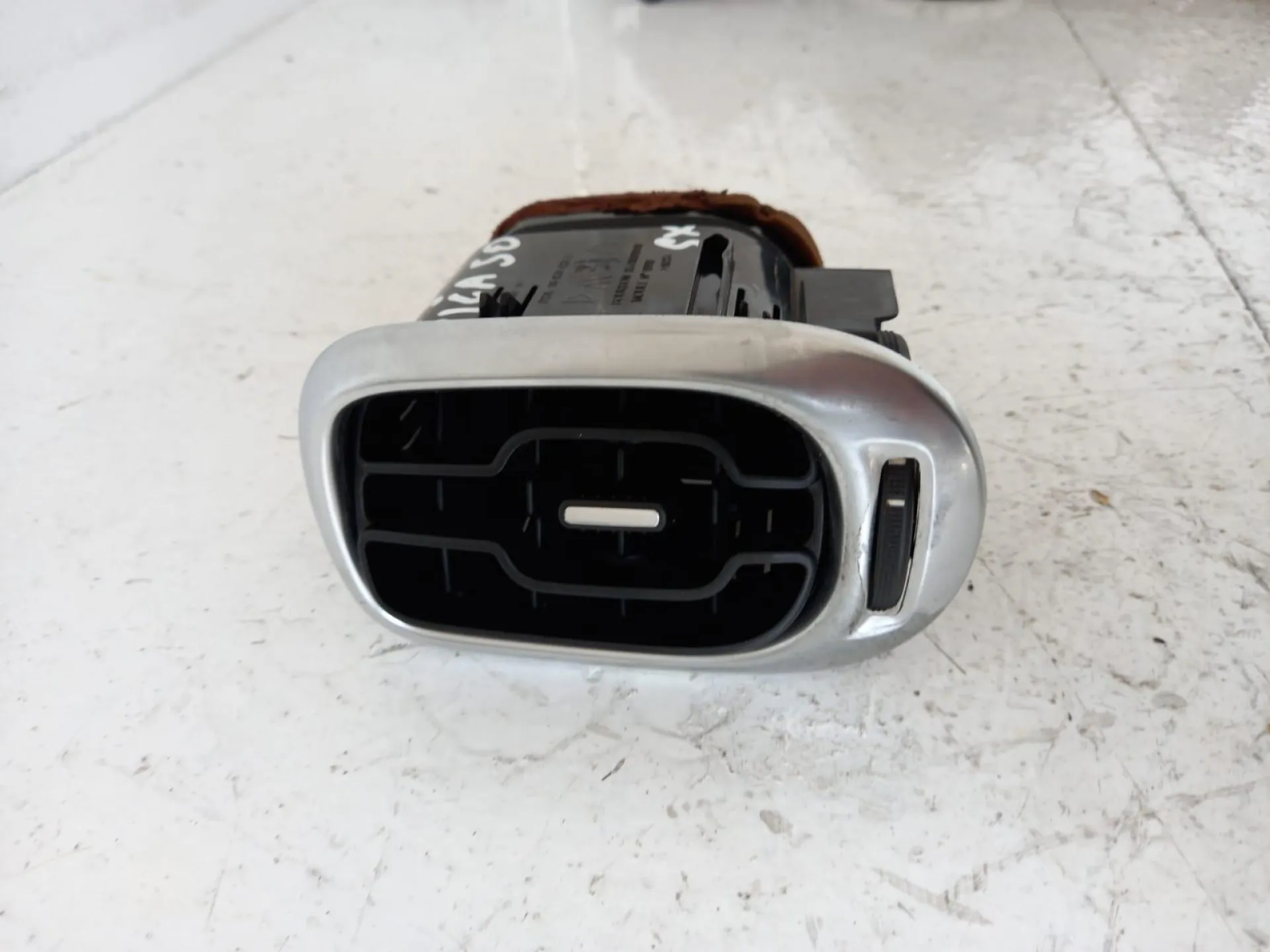 BOCCHETTA ARIA CRUSCOTTO LATO GUIDA CITROEN C3 Picasso (08>) 1600 Diesel (2014)