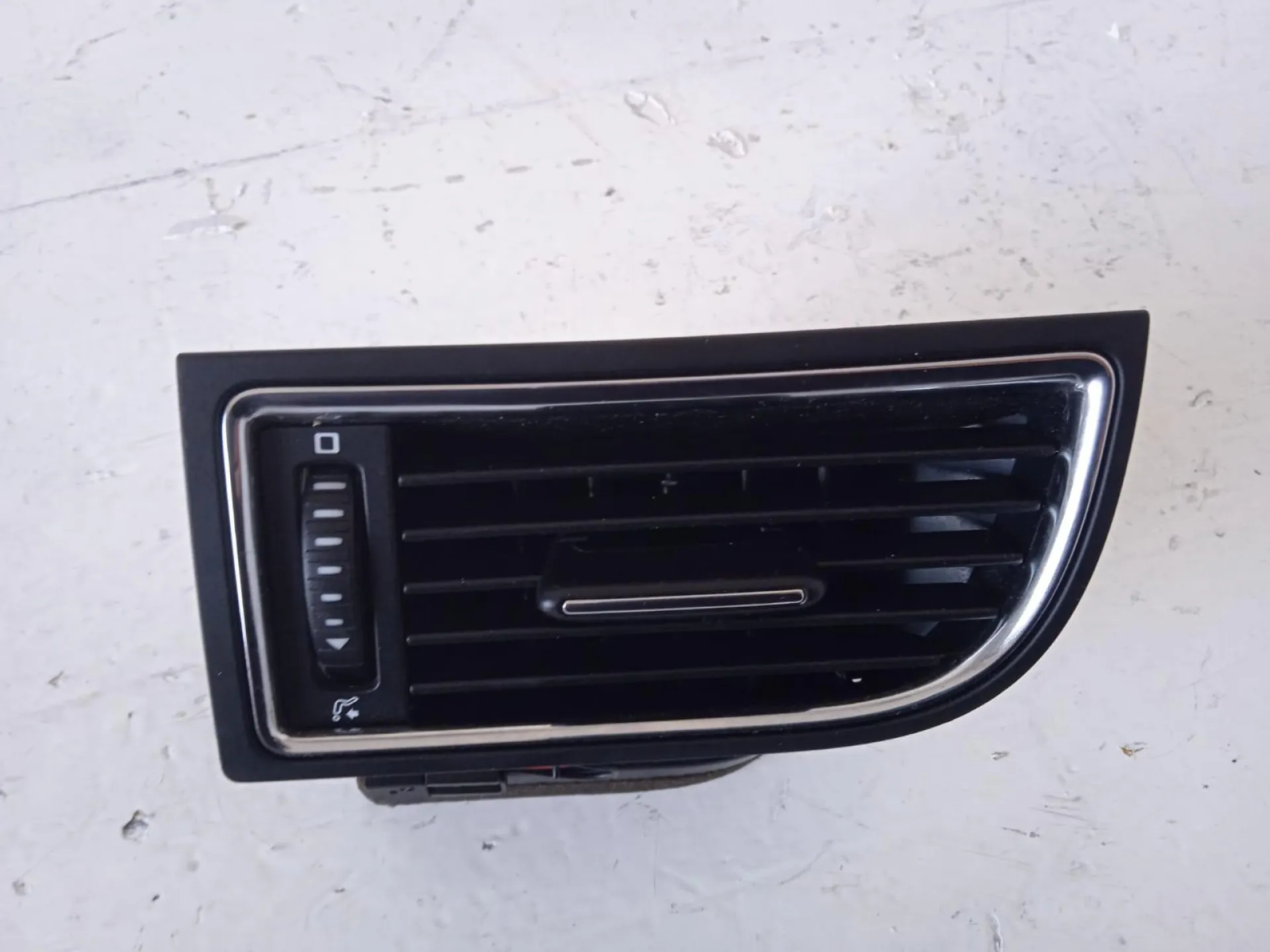 BOCCHETTA ARIA CRUSCOTTO LATO GUIDA SKODA Superb 2Â° Serie Diesel (2010)