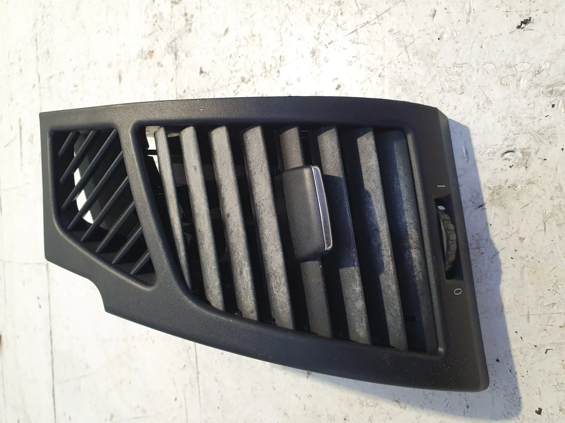 BOCCHETTA ARIA CRUSCOTTO LATO PASSEGGERO BMW Serie 1 Serie (E87) (04>07) 2000 Diesel (2005)
