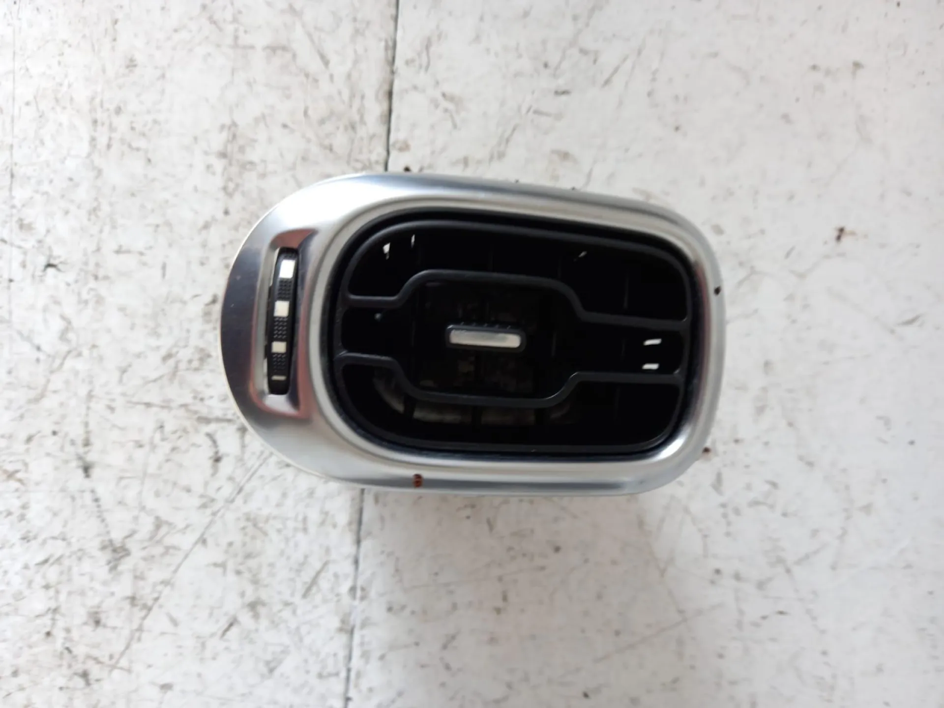BOCCHETTA ARIA CRUSCOTTO LATO PASSEGGERO CITROEN C3 Picasso (08>) 1600 Diesel (2014)