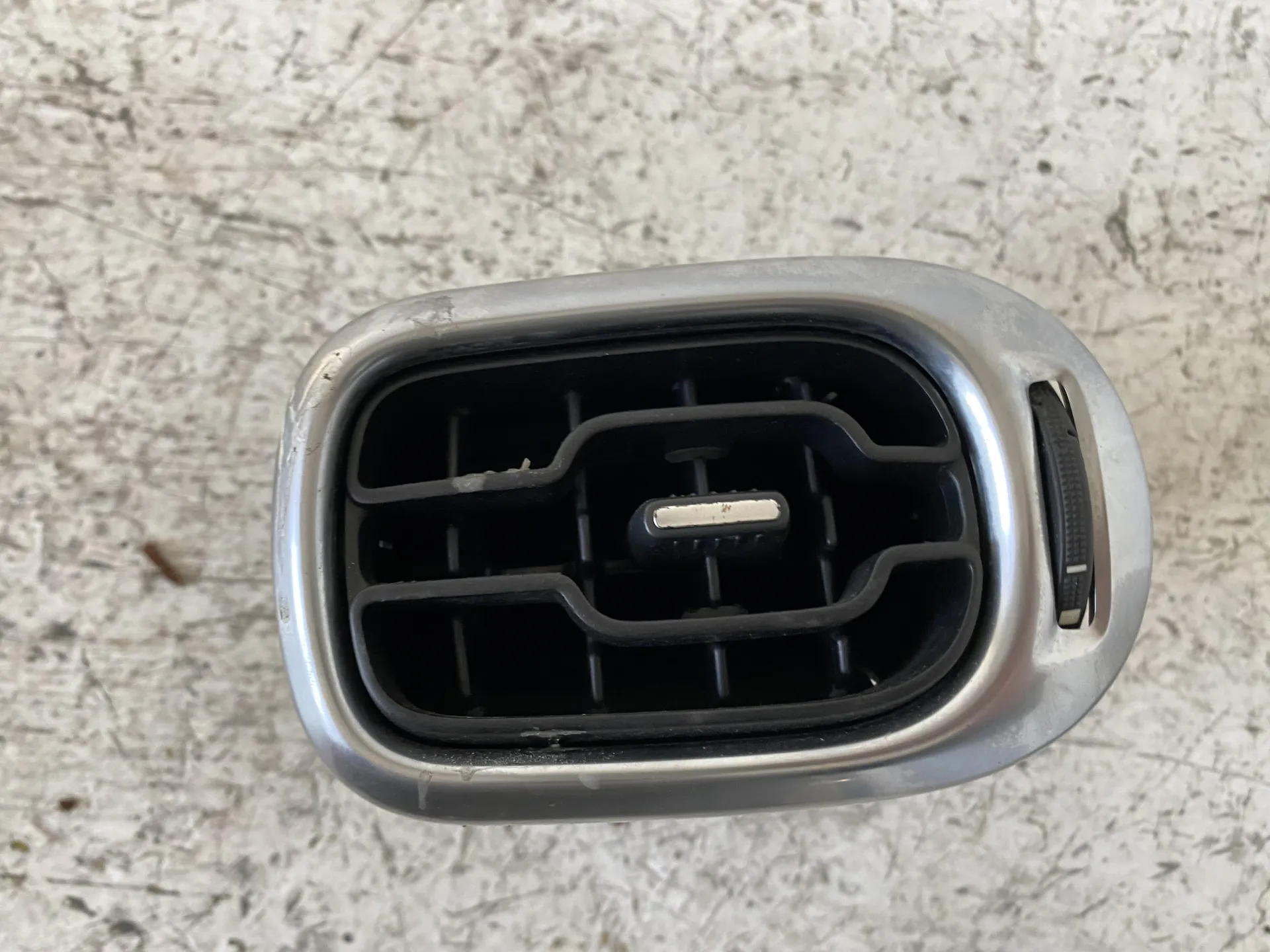 BOCCHETTA ARIA CRUSCOTTO LATO PASSEGGERO CITROEN C3 Picasso (08>) 1600 Diesel (2014)